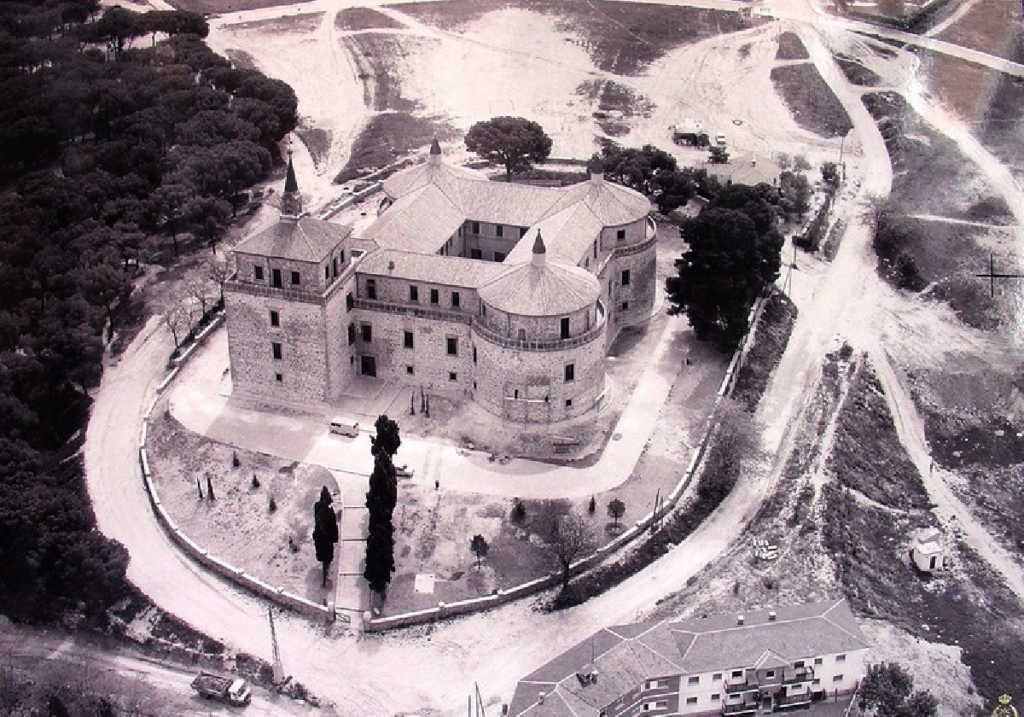 El Castillo de Villaviciosa de Odon 12 1